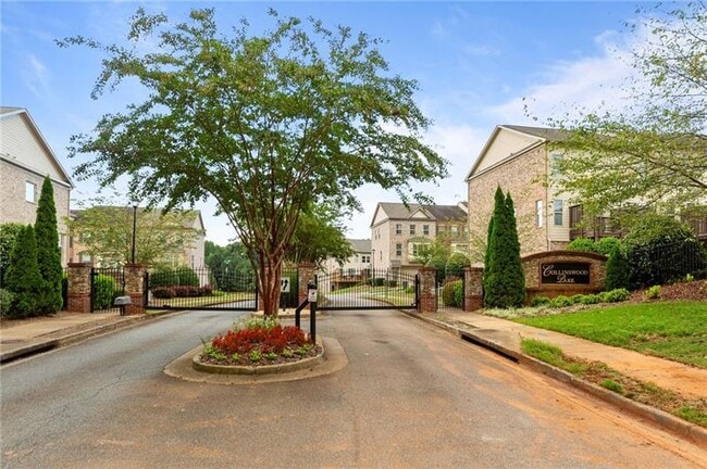 Building Photo - 2744 Blakely Dr NE