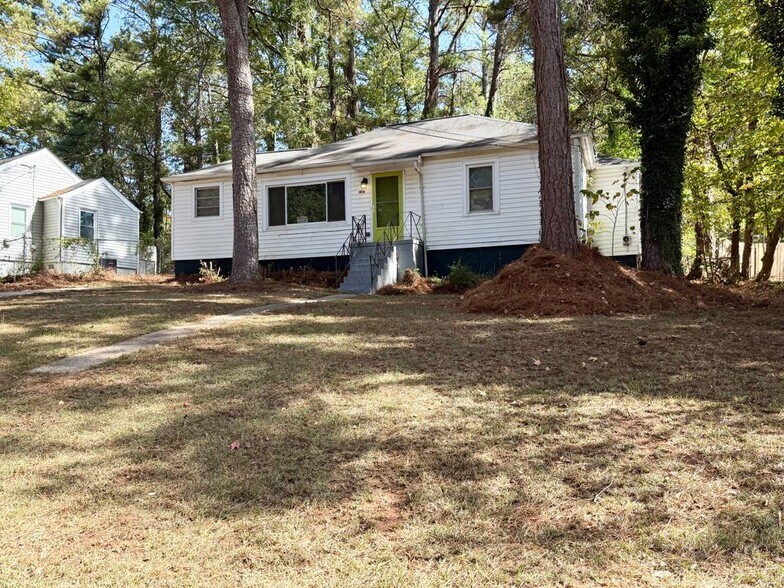 Building Photo - 1910 Wildwood Dr