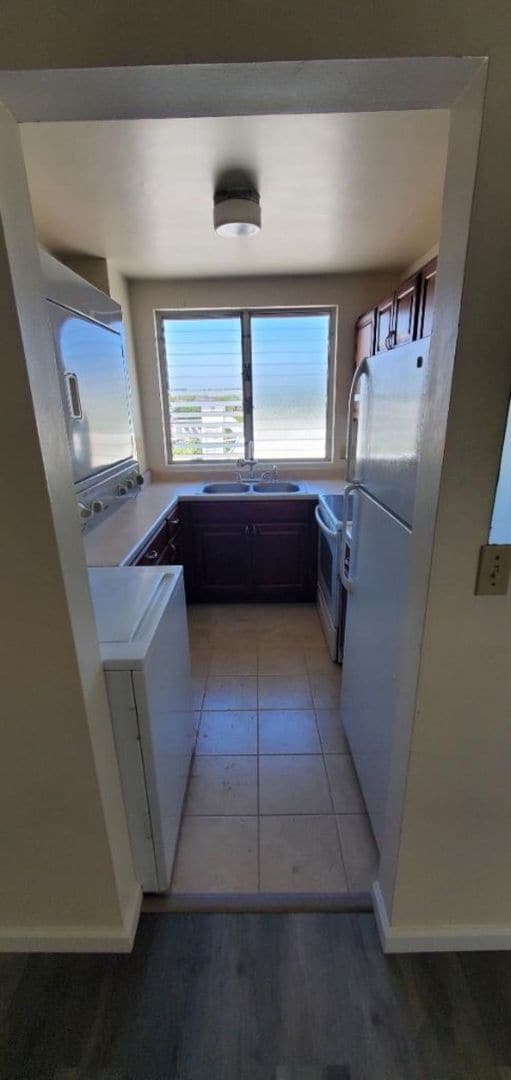 Building Photo - Hidden Gem Location ... Secured 1 bedroom!