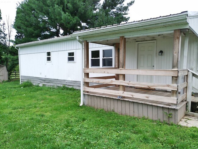 Building Photo - 2237 New Holland Pike