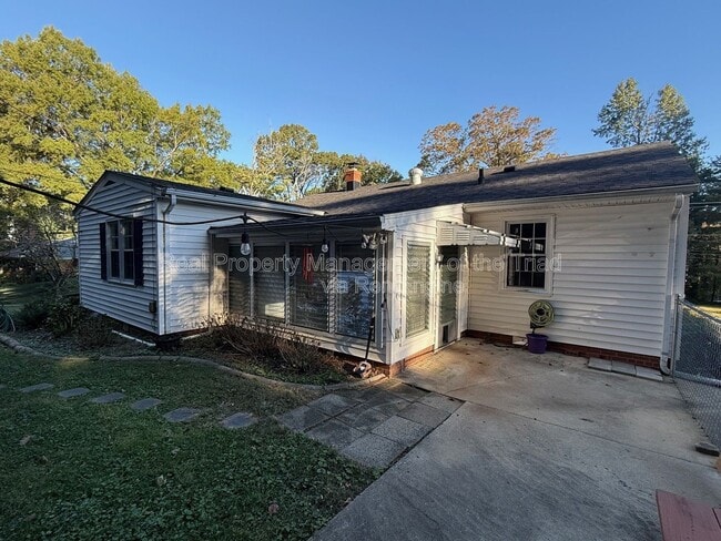 Building Photo - 3013 Masonic Dr