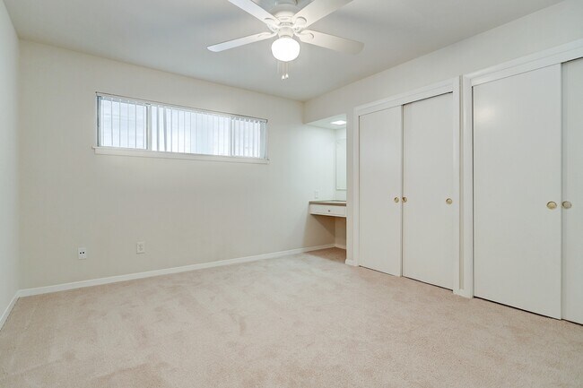 Building Photo - 3703 Roseland St