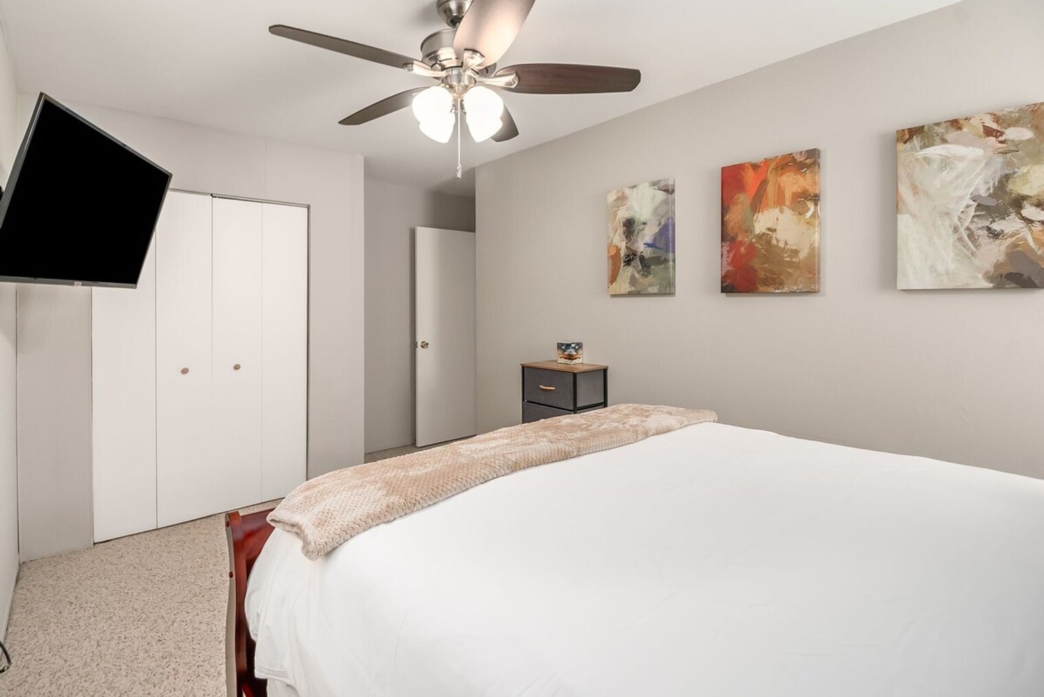 Building Photo - 10225 W 151st St