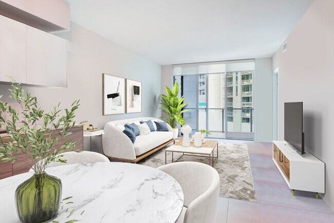 Building Photo - 1300 Brickell Bay Dr
