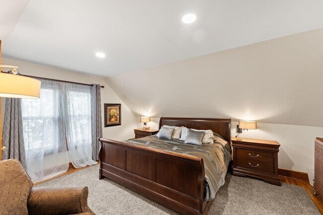 Building Photo - 2707 Garfield Ave