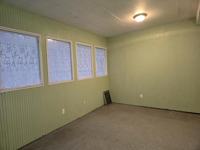 Building Photo - 460 Paxton Pl