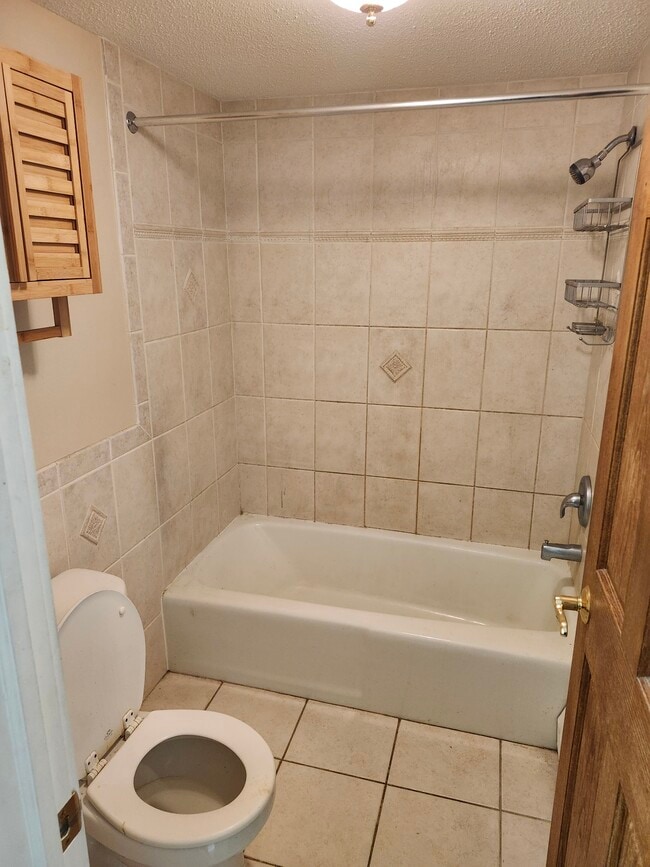 Building Photo - 825 Old Settlers Trail