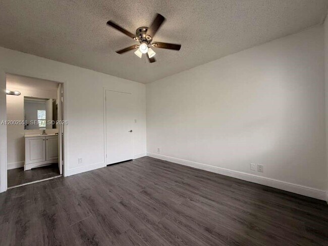 Building Photo - 5760 Rock Island Rd