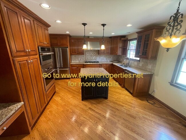 Building Photo - 1250 Dalemere Dr