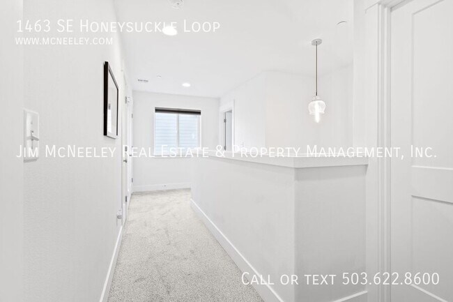 Building Photo - 1463 SE Honeysuckle Loop