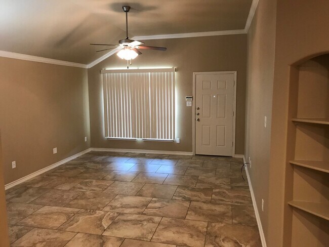 Building Photo - Beautiful 2 bed/2 bath near Fort Hood near Clear Creek in Killeen!
