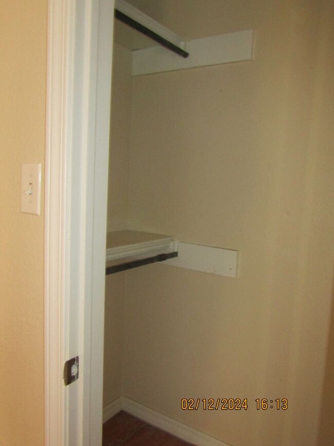 Building Photo - Home located in the Cache area!