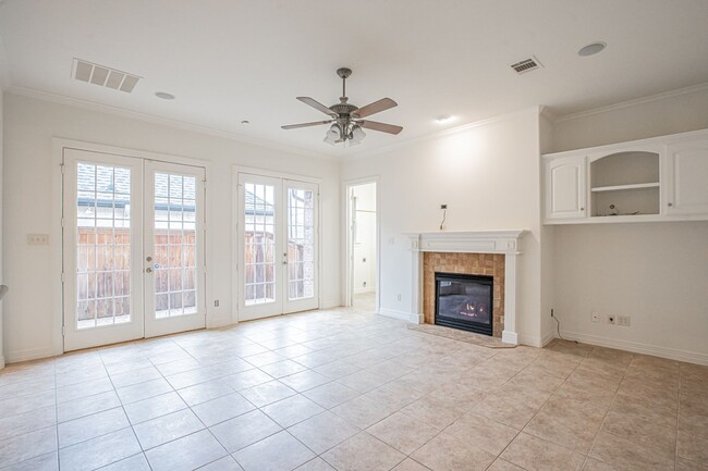 Building Photo - Luxury Three Bedroom Duplex in Arlington H...