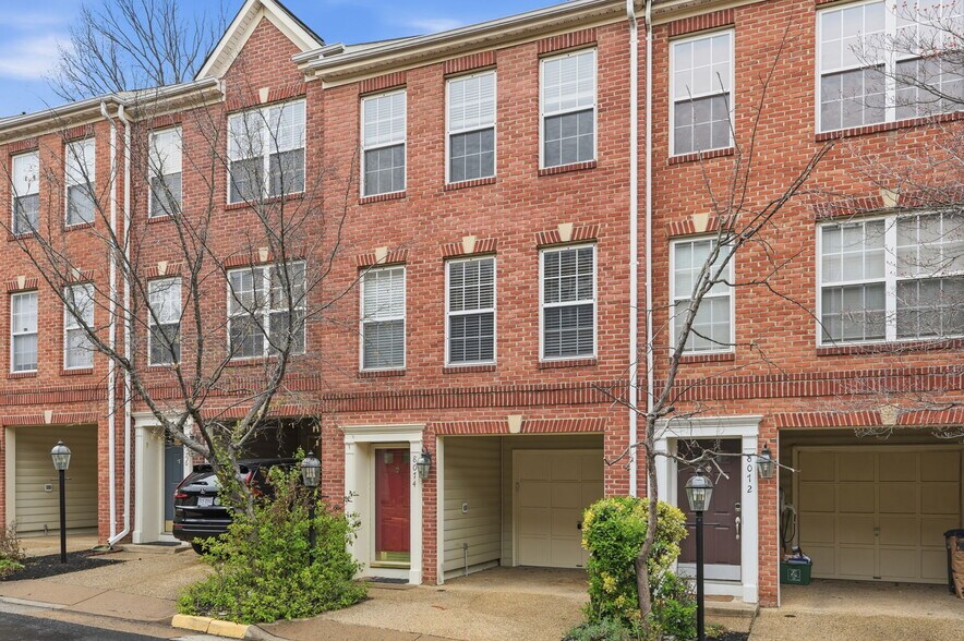 Building Photo - 8074 Sebon Dr