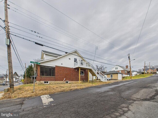 Building Photo - 820 E Oldtown Rd