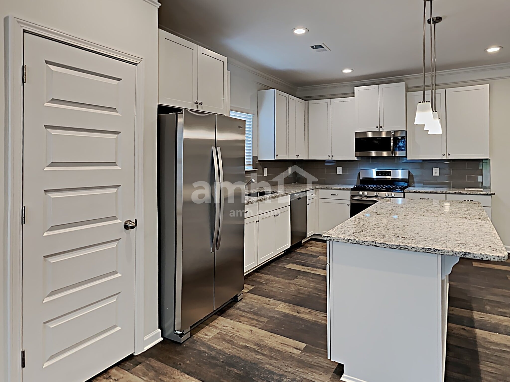 Building Photo - 260 Deodar Ln