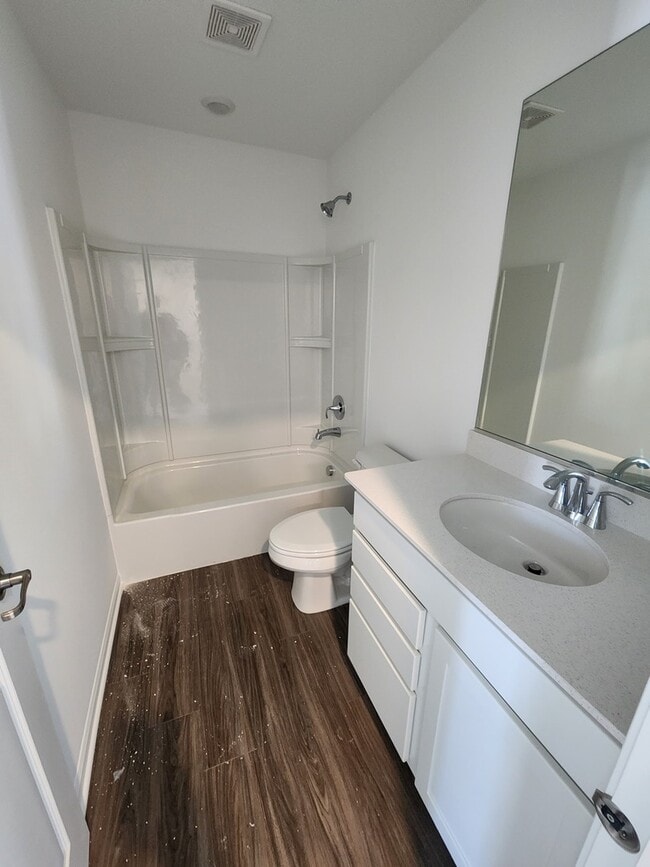 Building Photo - 1033 Atterberg Rd