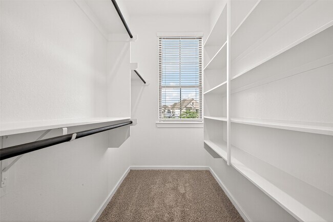 Building Photo - 9442 Starlight Oak Dr