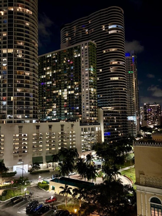 Building Photo - 1717 N Bayshore Dr
