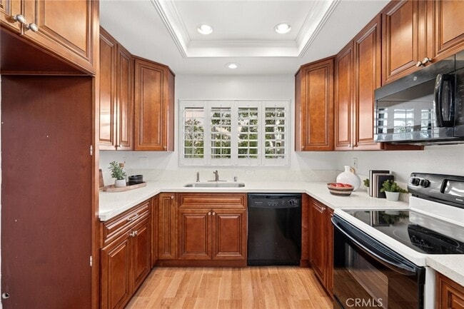 Building Photo - 127 Huntington