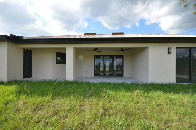 Building Photo - 1234 Bermar St