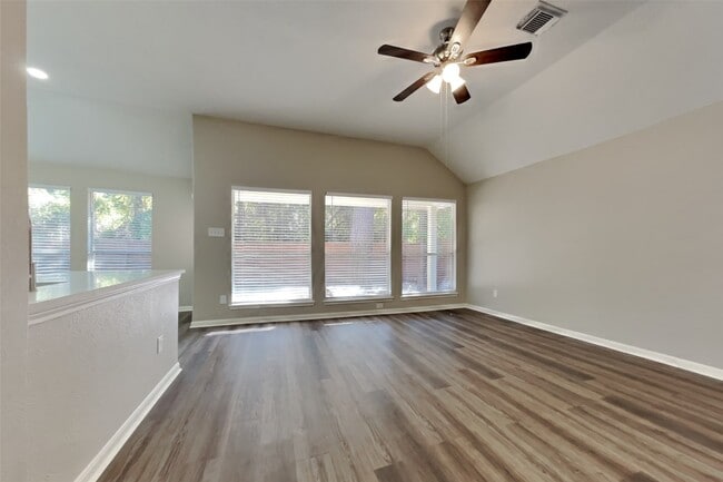 Building Photo - 70 N Creekmist Pl