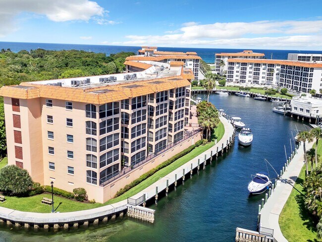 Building Photo - 2871 N Ocean Blvd