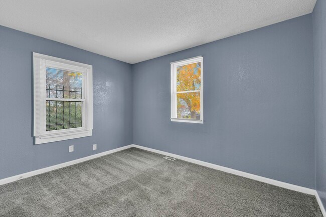 Building Photo - 3414 Elmwood Ave