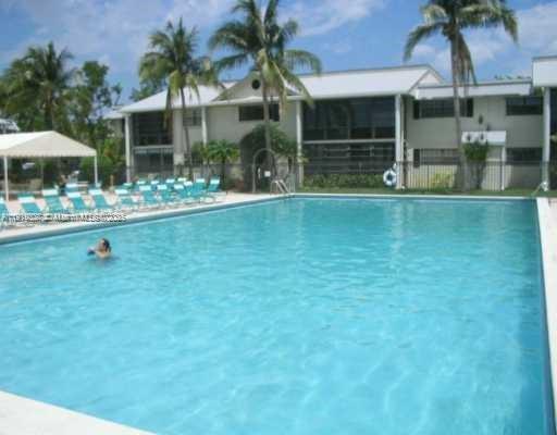 Building Photo - 771 NE 199th St