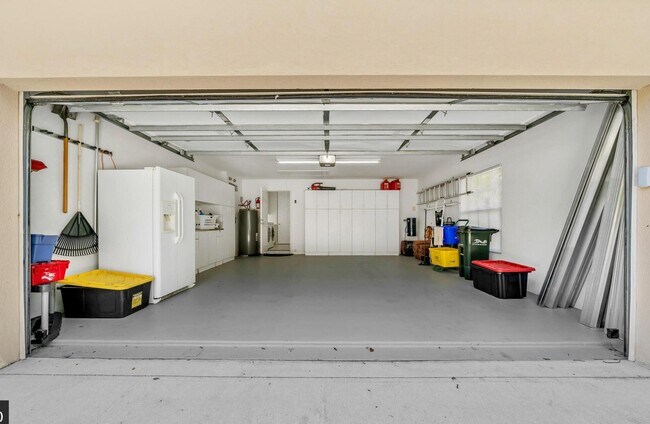 Building Photo - 4784 Blossom Dr