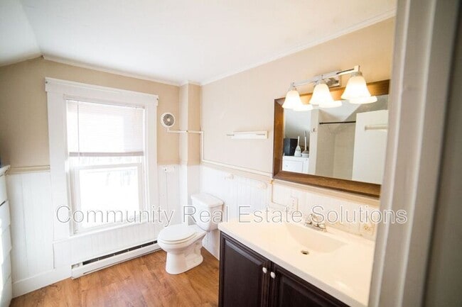 Building Photo - 11 Cottage St