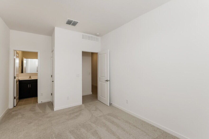 Building Photo - 25244 N 144th Dr