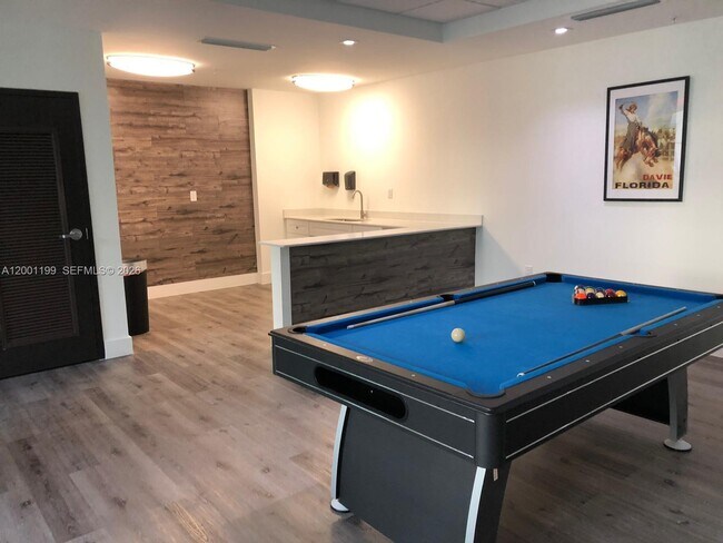 Building Photo - 4100 SW 64th Ave