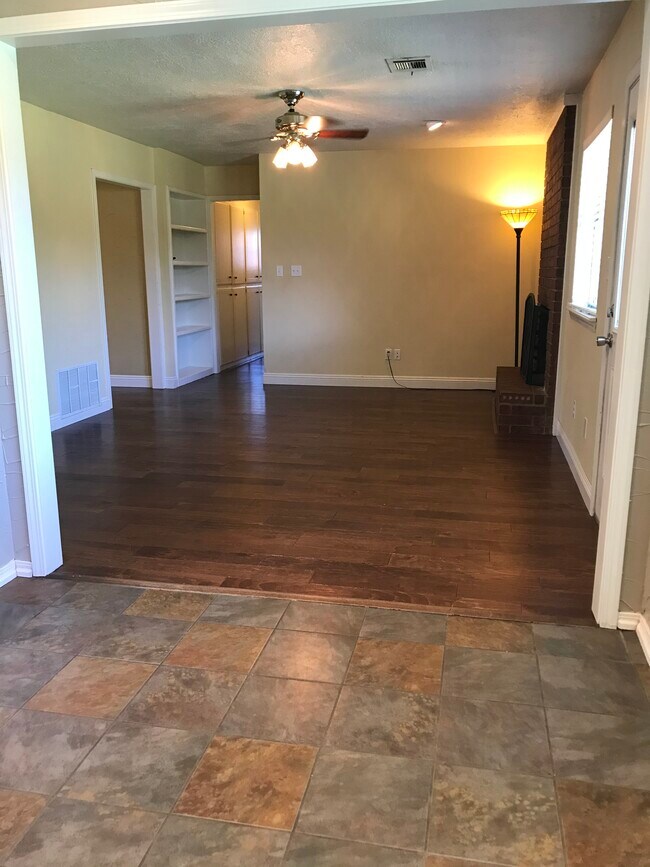 Building Photo - 2349 Houston Avenue