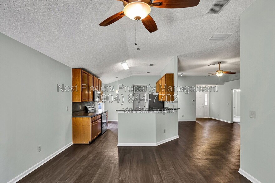 Building Photo - 9245 Hawks Run Ln