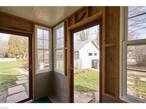 Building Photo - 1879 Greensburg Rd