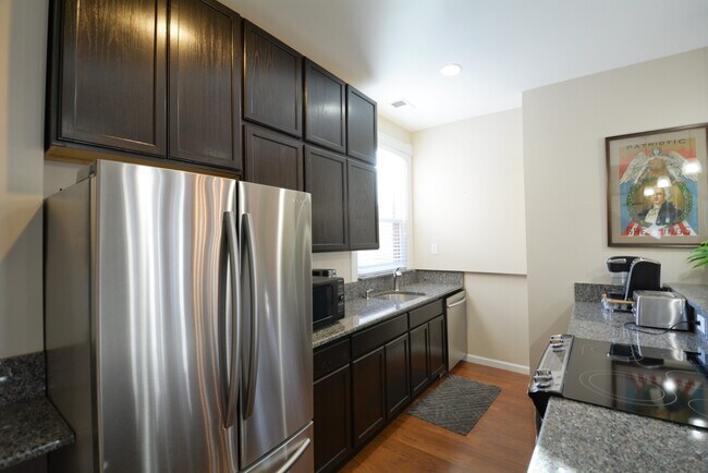 Building Photo - 118 3rd St SE