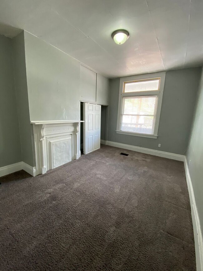 Building Photo - 2637 S 18th St