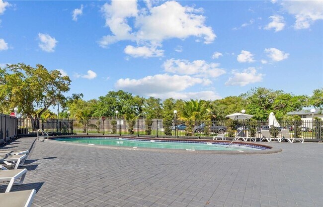 Building Photo - 7820 S Colony Cir