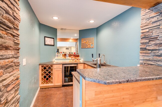 Building Photo - 280 Gold Claim Terrace