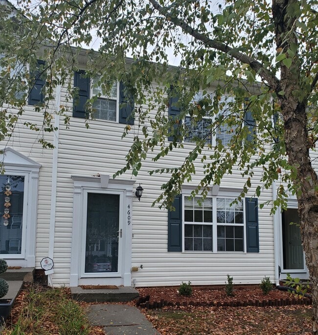 Primary Photo - 4609 Milfax Rd