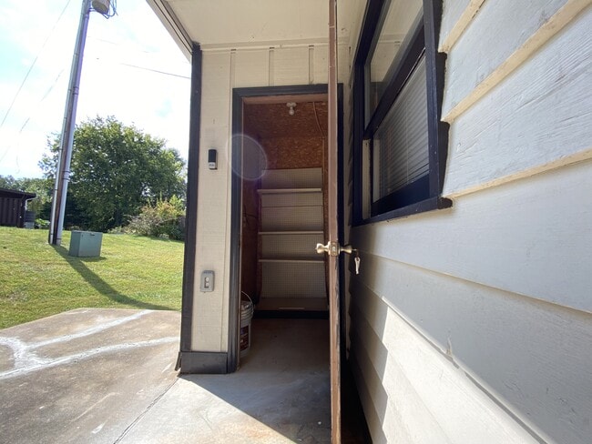 Building Photo - 111 Stamey Ave