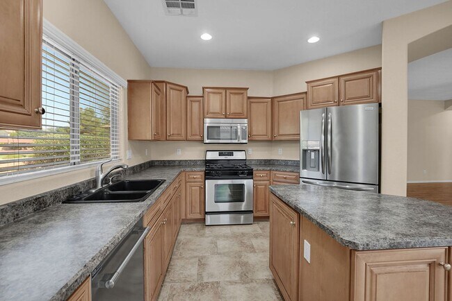 Building Photo - 18631 E Swan Dr