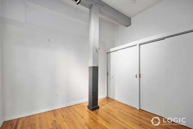 Building Photo - 159 W Broadway-304