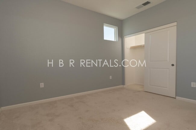 Building Photo - 1609 Marina Dr