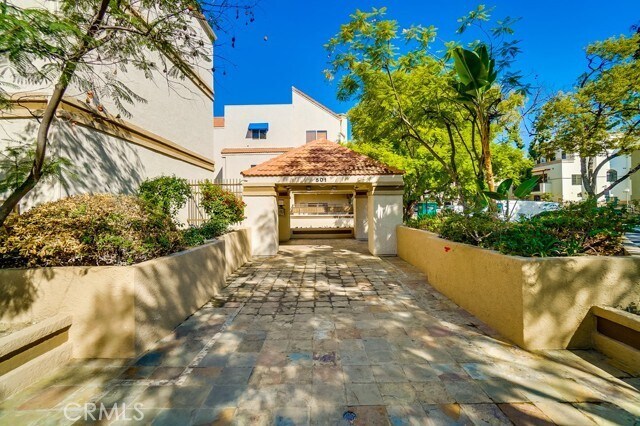 Building Photo - 501 E Del Mar Blvd