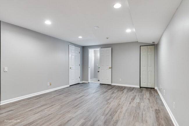 Building Photo - 2827 Stonewater Dr