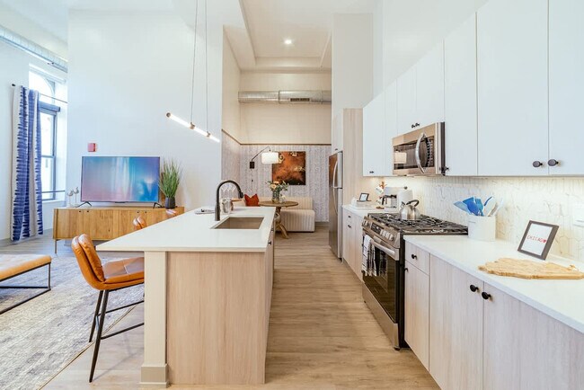 Building Photo - 1954 W North Ave