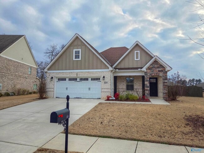 Building Photo - 223 Dustin Ln