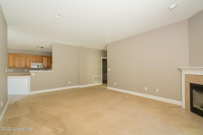 Building Photo - 326 Ballston Ave